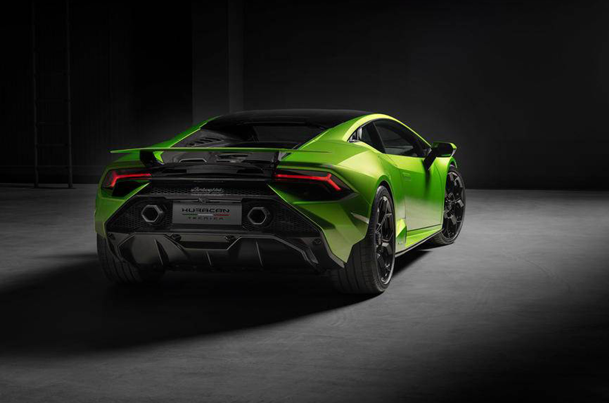 Lamborghini Huracan Tecnica rear quarter 